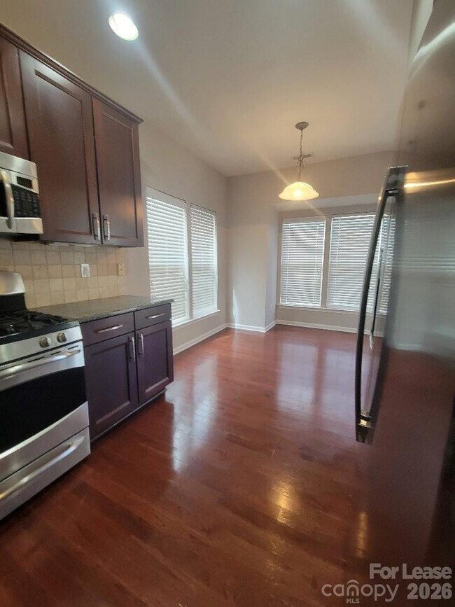 Building Photo - 2339 Whitford Ln