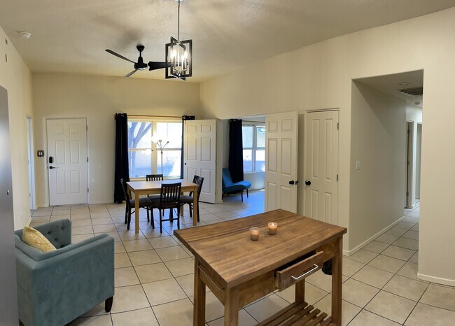 Entrance to open living - 4231 Vuelta Colorada