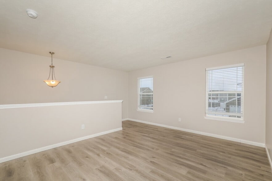 Building Photo - 8169 Bluesage Wy