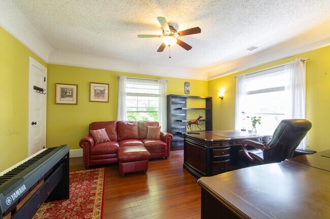Building Photo - 356 Carteret Pl