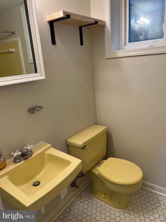 Building Photo - 8711 Braeburn Dr