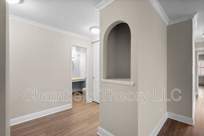 Building Photo - 309 Yoakum Pkwy