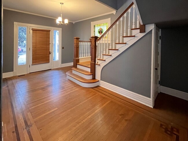 Building Photo - Four Bedroom Historic Clifton Gem!