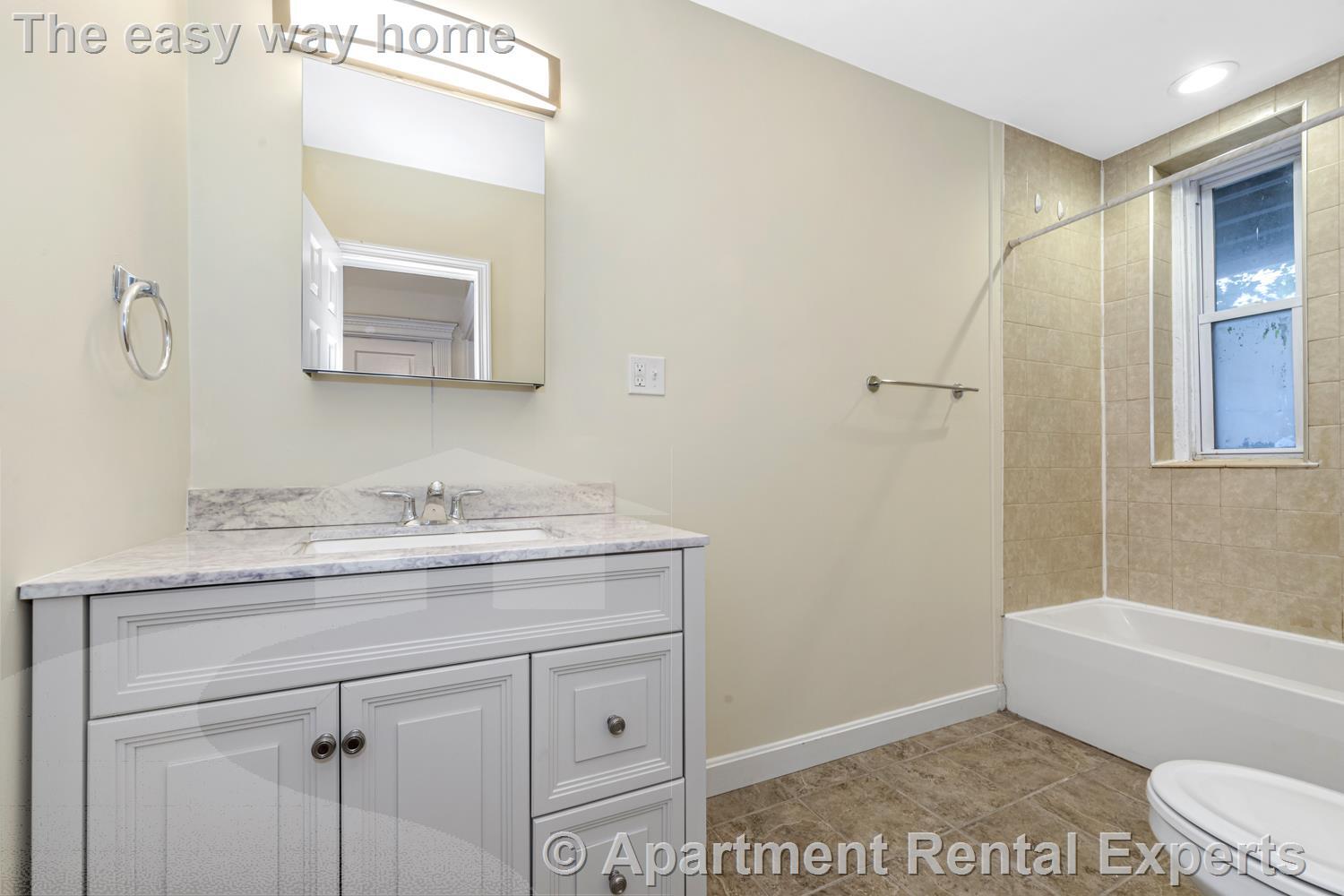 Building Photo - 46 Brackett St