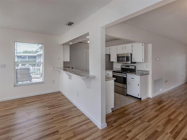 Building Photo - 1215 Mango Ave