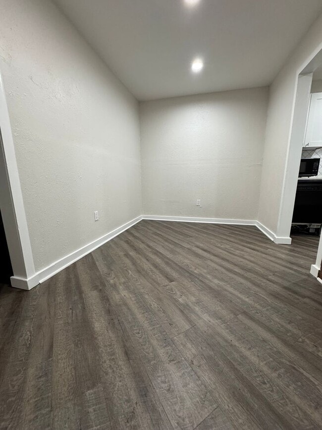 Building Photo - Beautiful Mount Auburn Gem