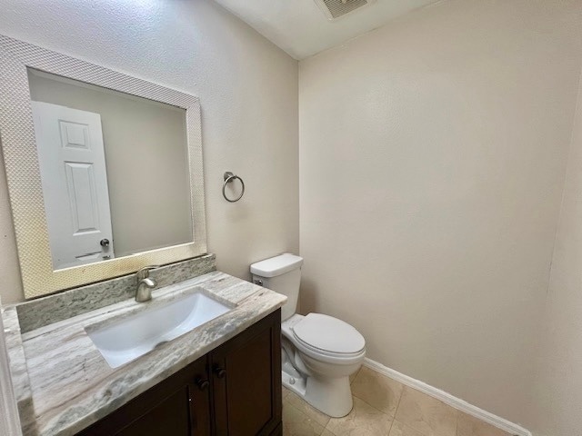 Building Photo - 2208 Clubside Dr