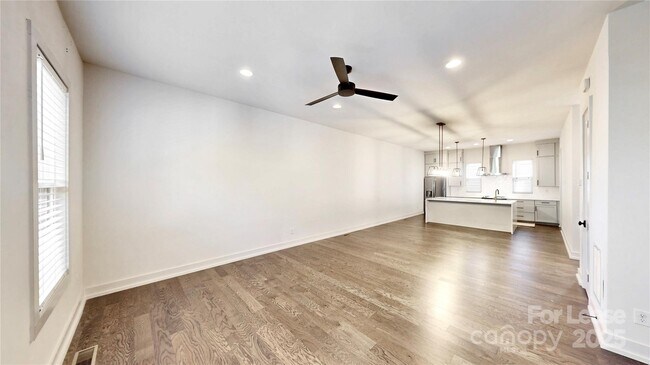 Building Photo - 4019 Plaza Row Ct