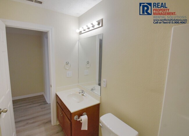 Building Photo - Wonderful 3 bedroom 3 bath home with HUGE bonus room! Washer/dryer included and attached garage!