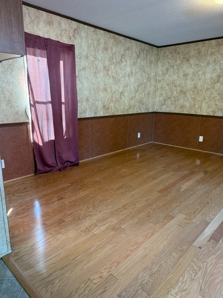 Building Photo - 7266 River Rd