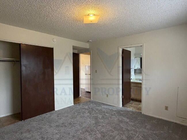 Building Photo - 706 Downey St