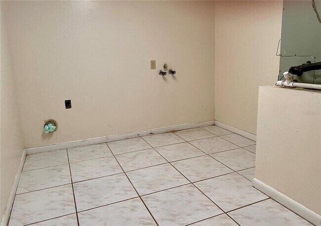 Building Photo - 5205 Dublin Pl