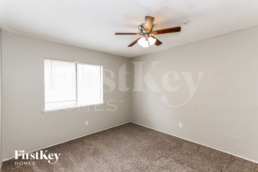 Building Photo - 3537 Rockcrest Dr