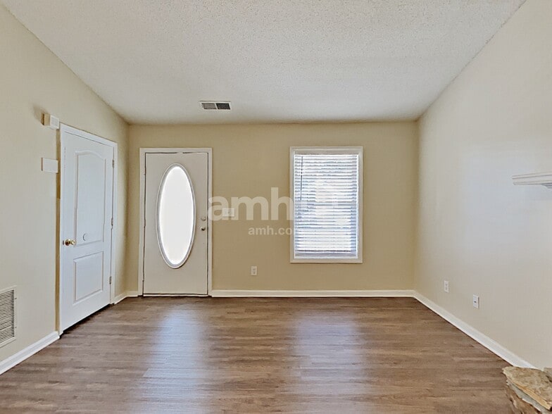 Building Photo - 32 Alston Ln SW