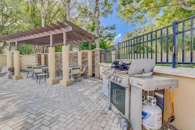 Building Photo - 12293 Sailwinds Dr