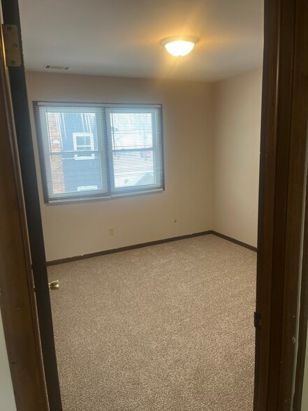 Building Photo - 91 E 19th St