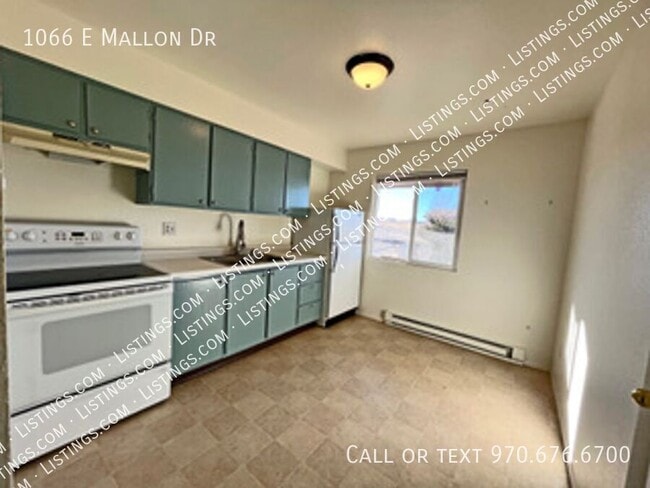 Building Photo - 1066 E Mallon Dr