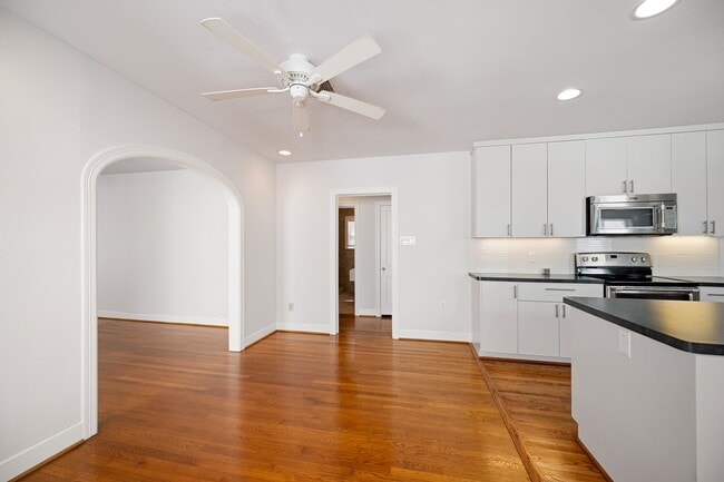 Building Photo - 1800 Woodhead St