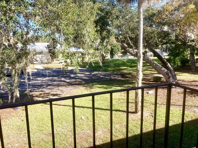 Building Photo - 2 bedroom, 2.5 bath condo in "The Islands"