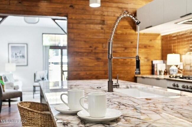 Building Photo - 301 S Toulme St