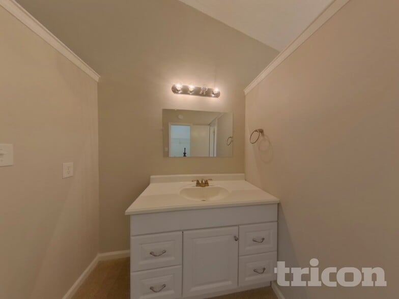 Building Photo - 11006 White Stag Dr