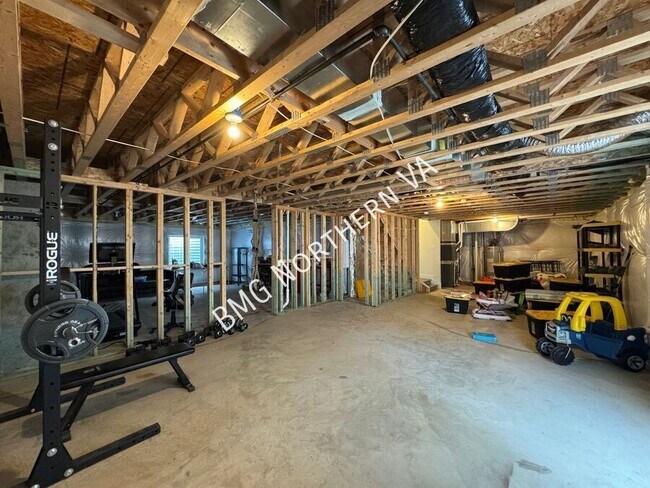 Building Photo - 25459 Byrnes Crossing Dr