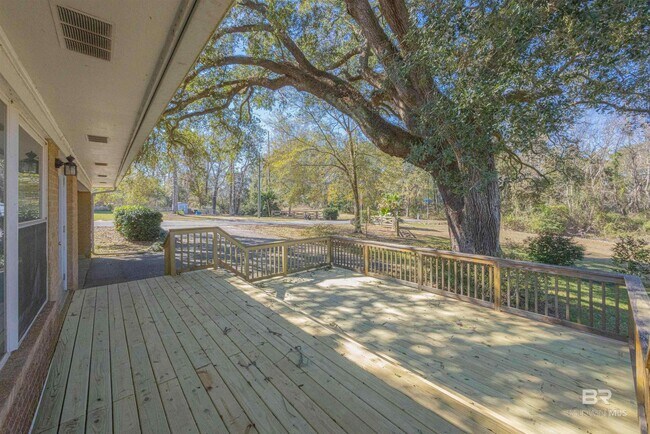 Building Photo - 202 Confederate Dr N