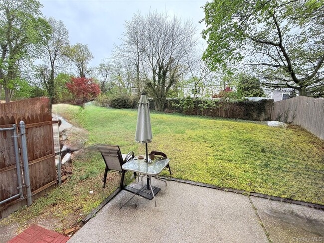 Building Photo - 22 Van Wicklen Ct