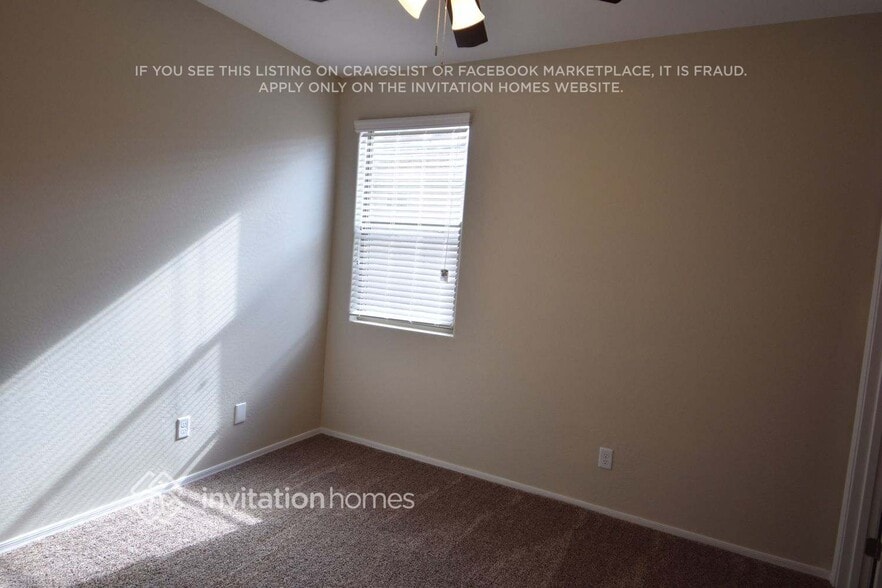 Building Photo - 17227 W Elm St