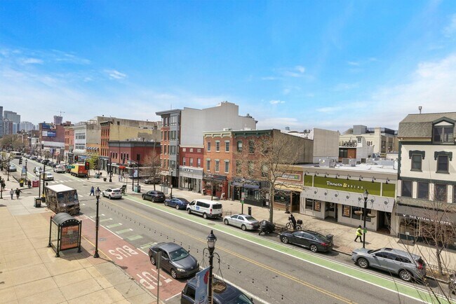 Building Photo - 313 Washington St