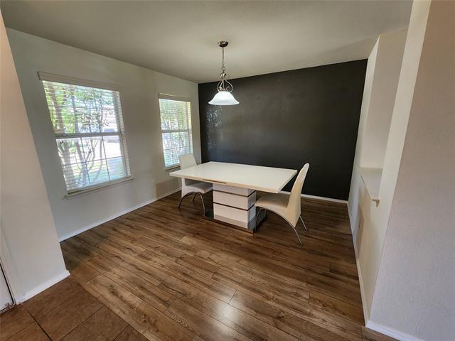 Building Photo - 5709 Valley Stream Way