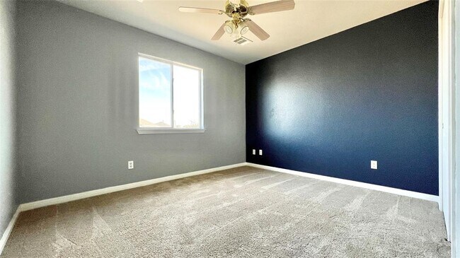 Building Photo - 1102 Middle Brook Dr