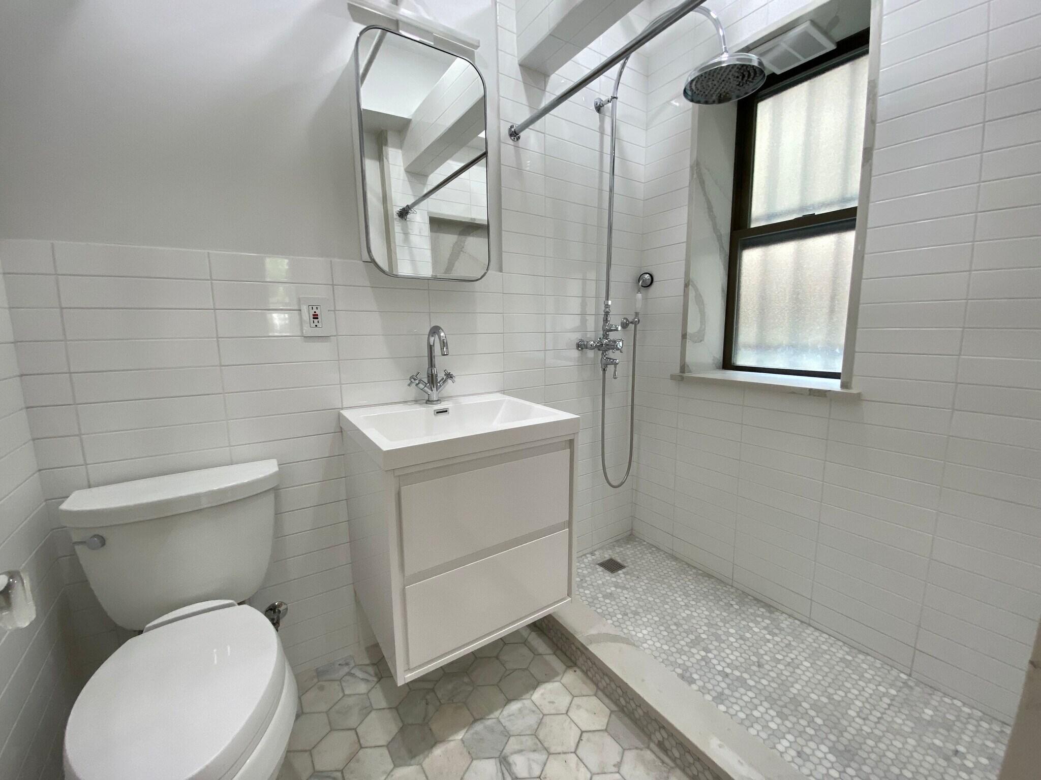 Building Photo - 1662 Commonwealth Ave