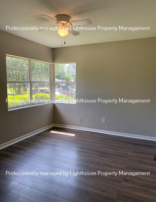 Building Photo - Bright 3 Bedroom Home With Open Layout And Storage Space