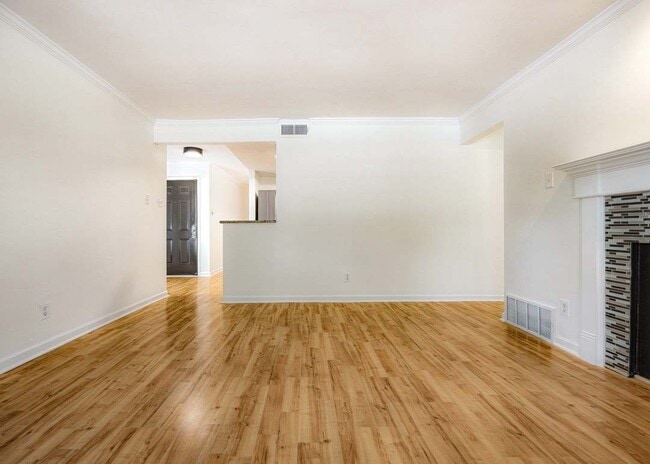 Building Photo - 1847 Gray Ridge Cove