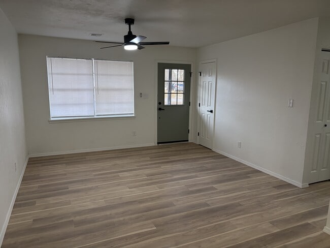 Building Photo - 522 W Highland St