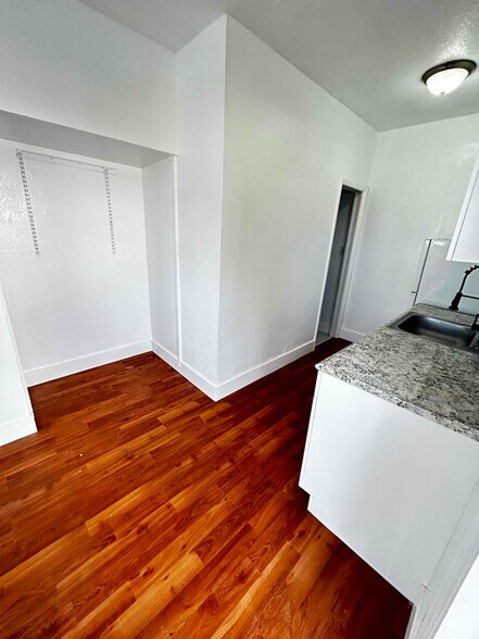 Building Photo - 7848 SW 35th Terrace