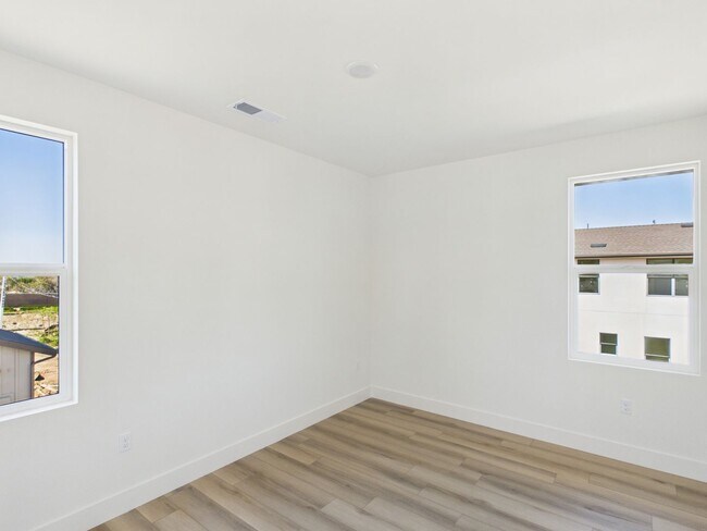 Building Photo - 705 Passion Ct
