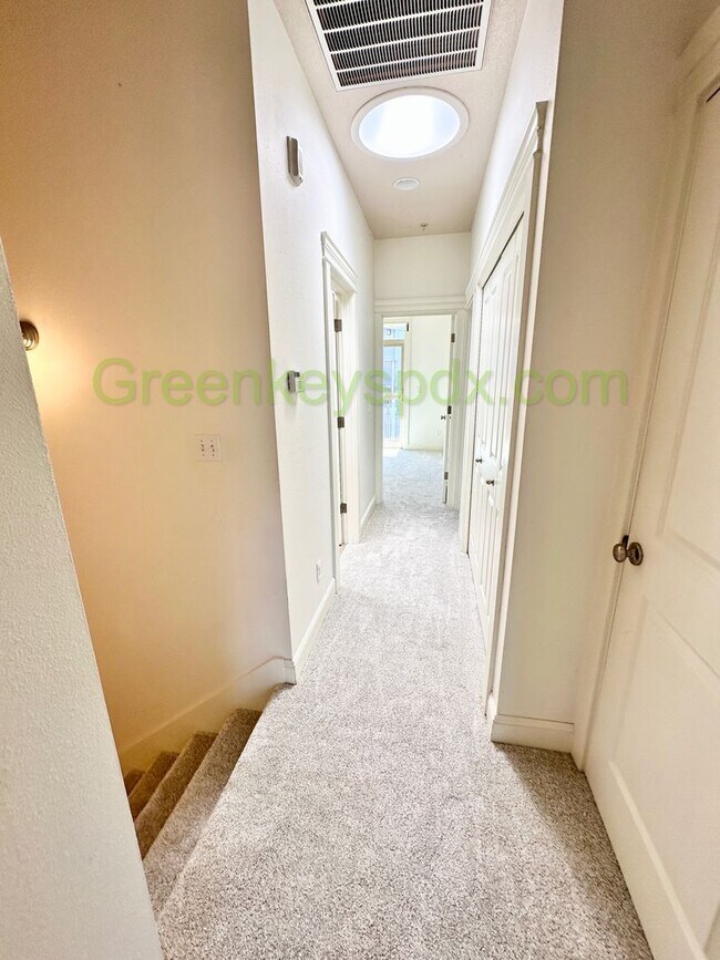 Building Photo - Secure and Beautiful 3-Bedroom 2.5-Bathroo...