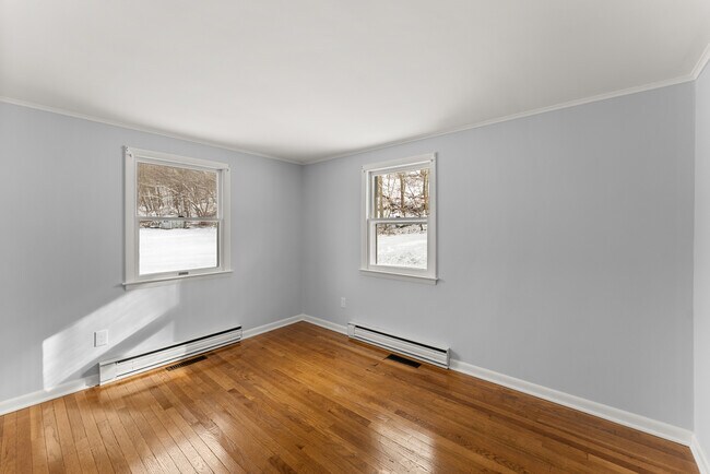 Building Photo - 52B Fuller Mountain Rd