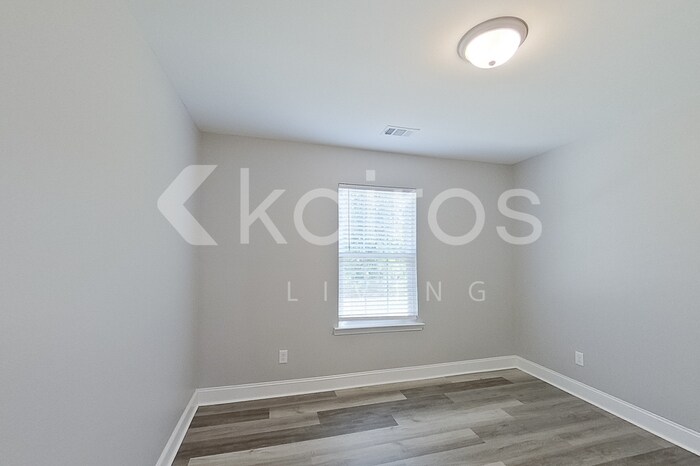 Building Photo - 108 Western Red Cedar Dr