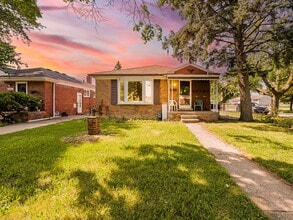 Building Photo - Charming 3-Bedroom Ranch in the Heart of Garden City
