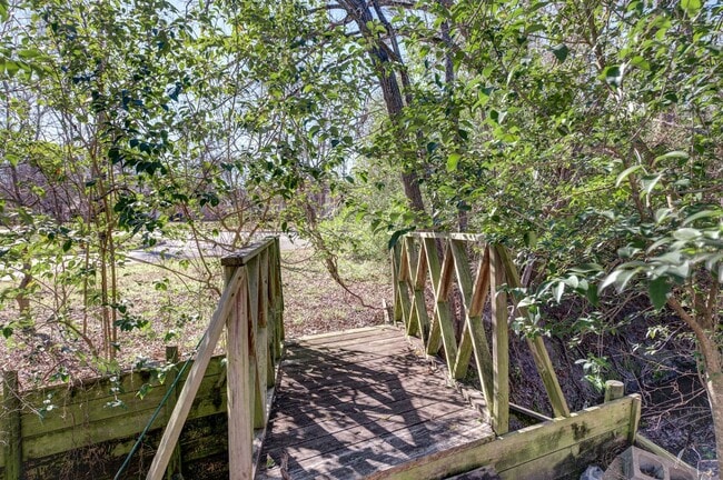 Building Photo - AUGUST 2026 MOVE IN! Beautiful 5 Bed Recently Renovated!