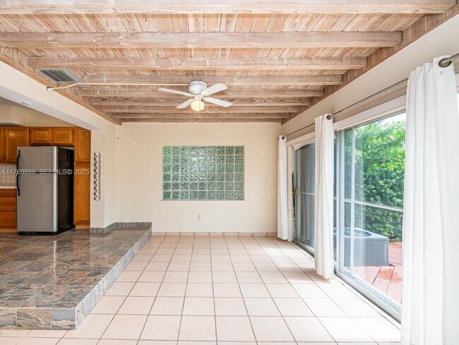 Building Photo - 9441 Byron Ave