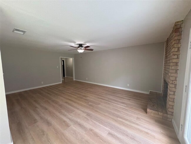 Building Photo - 817 Cactus Dr