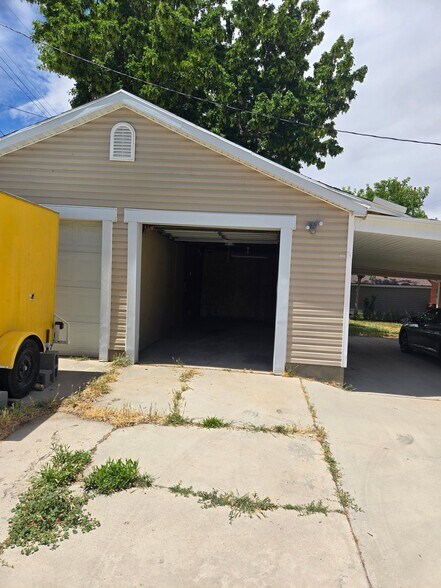 Building Photo - 509 W 200 S
