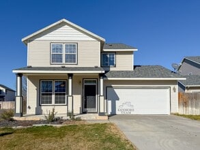 Building Photo - 3 Bedroom, 2.5 Bath Home in West Pasco