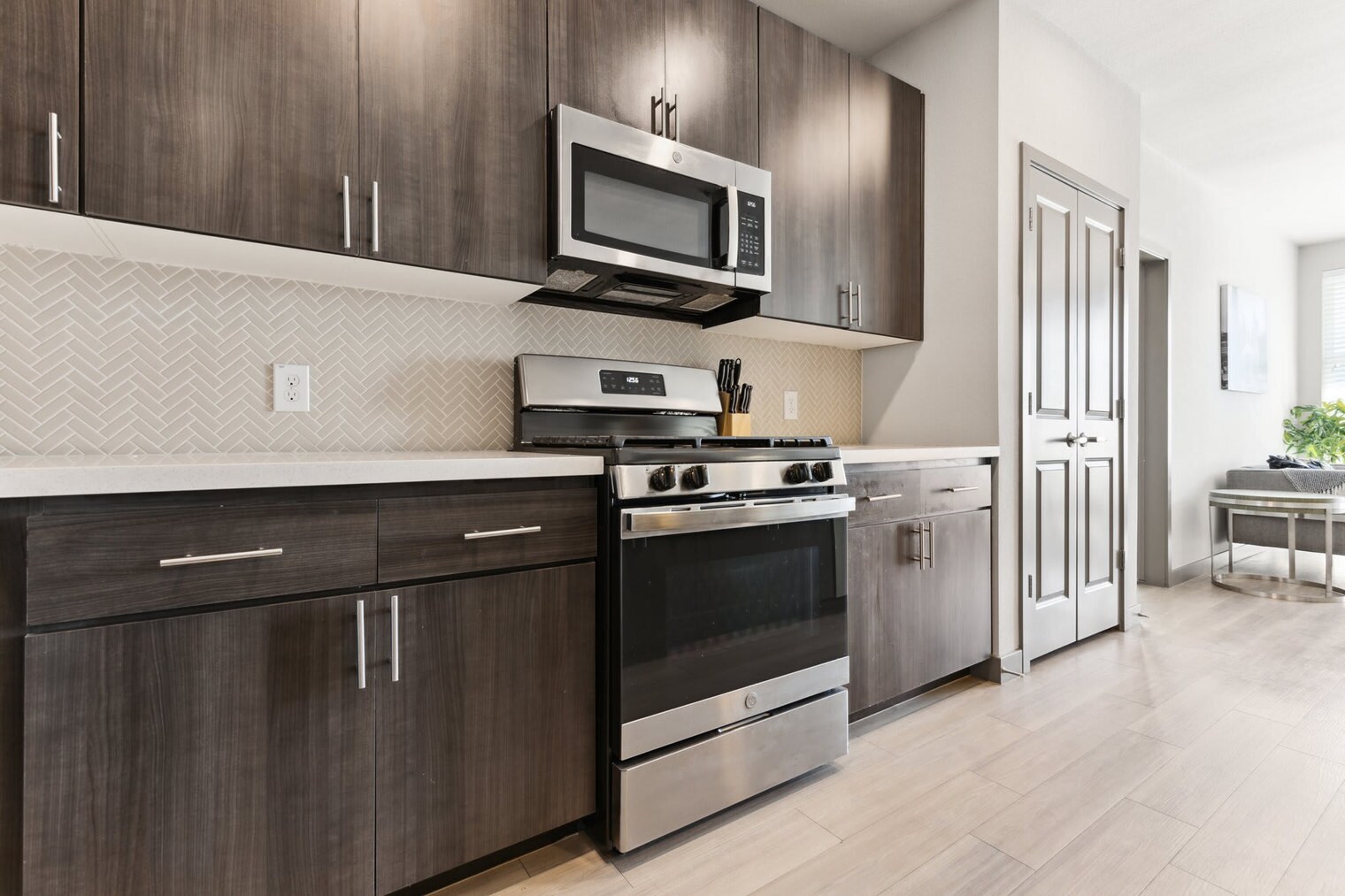 Building Photo - 400 N 2nd Ave