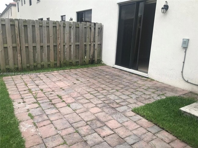 Building Photo - 8965 NW 98th Ave