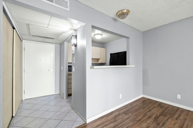 Primary Photo - 300 N Civic Dr